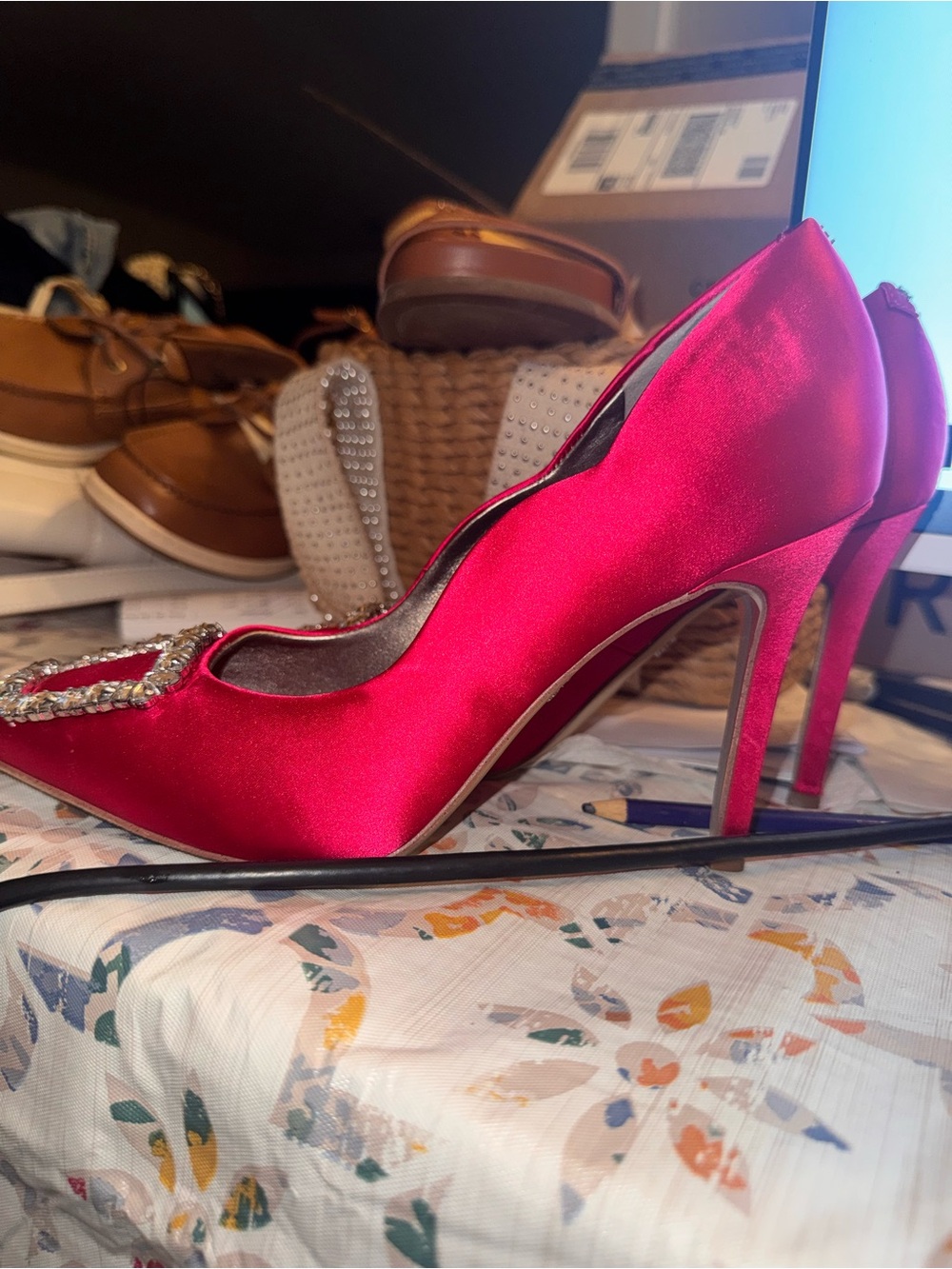 Sam Edelman Pink Satin Pointed Toe Crystal Buckle Pumps Brand New! - Picture 7 of 9